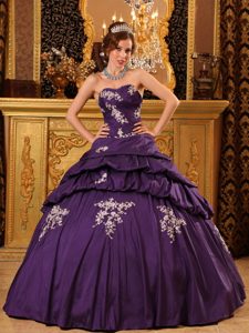 Deep Purple Dress for Quince with Sweetheart Neckline and Appliques