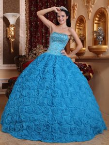 Pretty Blue Beading Strapless Quinceanera Gowns with Rolling Flowers