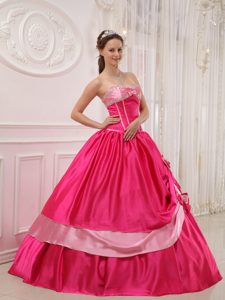 Hoy Pink Quinceanera Dress with Appliques Flowers in Recife Brazil