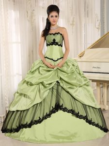 Black and Yellow Green Quinces Dresses Pick ups in Brasilia Brazil