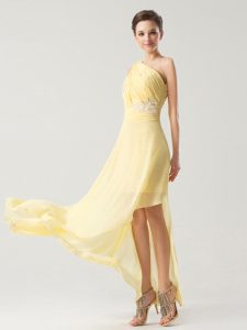 Pretty One Shoulder Light Yellow Column/Sheath Beading and Ruching Mother Of The Bride Dress Side Zipper Chiffon Sleeveless Ankle Length