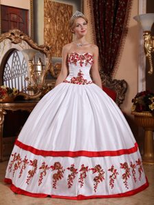 White Taffeta Bodice Quince Dresses with Red Appliques and Frills