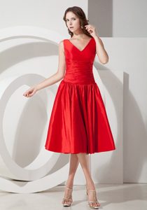 Red V-neck Ruched Taffeta Princess Dama Dresses in Backnang Germany