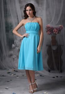 Aqua Blue Strapless Knee-length Chiffon Dama Dresses in Belfast