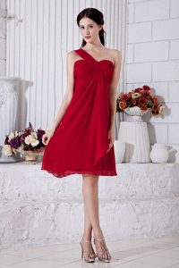 Ruched One Shoulder Chiffon Quinceanera Dama Dresses in Wine Red