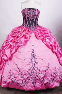 Beaded Embroidery Pink Pick-ups Corset Back Quinceanera Dresses