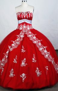 Embroidery Red Beading 2014 Quinceanera Dresses with White Belt