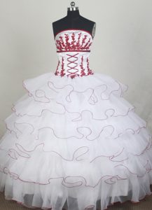 Tiered Organza White Ball Gown Red Appliques Quinceanera Dresses