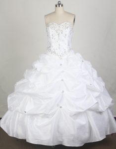 Beading Pick-ups White Sweetheart Sweet 16 Dresses For Quinceanera