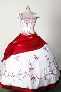 Square Embroidery White and Red Detachable Quinceanera Dresses