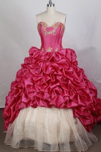 Sweetheart Appliques and Pick-ups Sweep Train Sweet 15 Dresses in Hot Pink