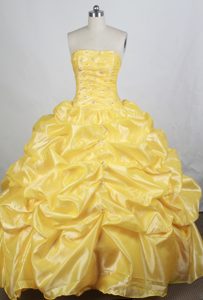 Yellow Strapless Beading Pick-ups Quinceanera Dresses in Puno