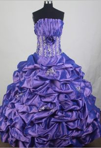 Ruched Purple Appliques Strapless Pick-ups Dresses For a Quinceanera