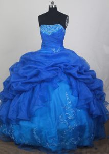 Royal Blue Beading Strapless Embroidery Dresses For a Quince