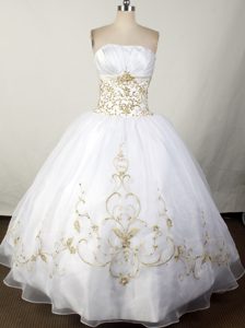 White Strapless Appliques and Beading Quinceanera Dresses Gowns