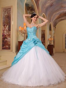 Appliqued A-line Blue and White Quinceanera Gowns with Flowers