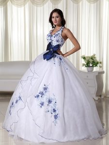 White Organza Halter Dresses for A Quince with Blue Appliques Bow