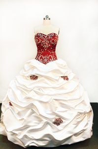 Embroidery Floor-length Sweetheart Ruched White Quinceanera Gowns