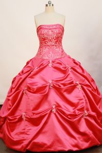 Strapless Hot Pink Quinceanera Dresses with Appliques and Pick Ups
