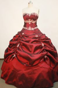 Ruched Bust Strapless Pick Ups Taffeta Wine Red Quinceanera Gowns