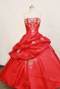 New Strapless Floor-length Applique Ruched Red Dresses For a Quince