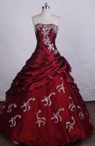 Floor-length Strapless Beading Appliques Red Quinceanera Gowns