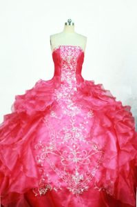 Appliques and Ruffles Strapless Organza Quinceanera Dress in Red