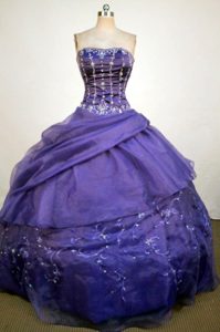 Purple Quinceanera Dresses with Beading and Appliques in Nueva Gerona