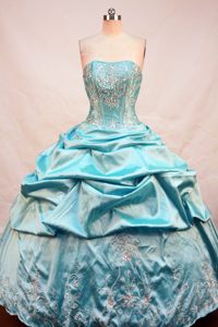 Beading and Appliques Strapless Taffeta Quinceanera Dress in Teal