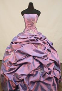 Ruche Strapless Appliques Dresses For Quinceaneras in Organza Purple