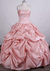 Strapless Beading and Pick-ups Taffeta Dress For Quinceaneras in Pink