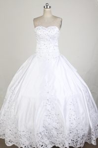 Sweetheart Beading Floor-length White Taffeta Sweet Sixteen Dresses