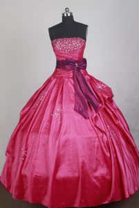 Coral Red Beading Sweet 16 Dresses with Purple Sash and Bowknot