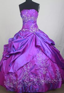 Quinceanera Dress in Purple Made in Taffeta and Silver Appliques