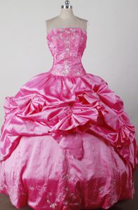 Hot Pink Ruching and Ruffles Quinceanera Gowns in Resistencia