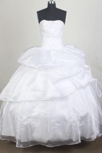 White Layered Ruffles Dresses for A Quinceanera in Bahia Blanca