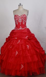 White Appliques and Handle Flowers for Red Sweet Sixteen Dresses