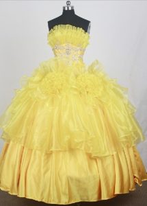 Pleating Layers and White Appliques Quinceanera Dresses in Yellow