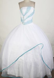Pretty Two-toned 2013 Quinceanera Gown for Sale in Alabama
