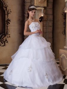 White Organza Strapless Floor Length Sweet 15 Dresses Appliques