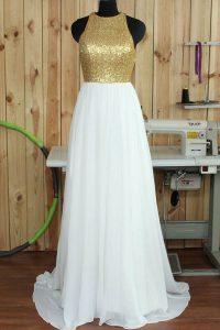 Scoop Sequins White Sleeveless Chiffon Sweep Train Backless Mother of Groom Dress for Prom