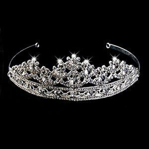 Exclusive Tiara With Splendid Carve Pattern