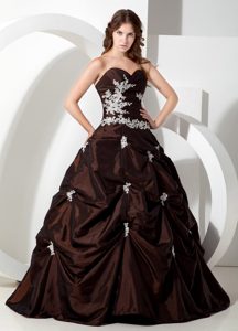 Brown Taffeta Dress For Quinceanera with White Appliques in Aachen