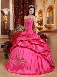 Hot Pink Sweetheart Taffeta Appliques Dress For Quinceanera in Belfast