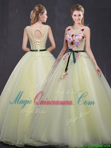 Customized Scoop Sleeveless Floor Length Appliques Lace Up Sweet 16 Dress with Light Yellow