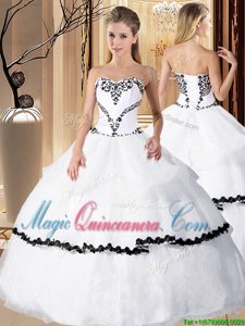 Captivating White Quinceanera Gown Military Ball and Sweet 16 and Quinceanera and Beach and For with Beading and Embroidery Sweetheart Sleeveless Lace Up